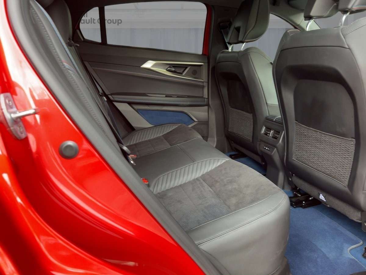 Atelier Alpine Plug-in Hybrid 300 4x4